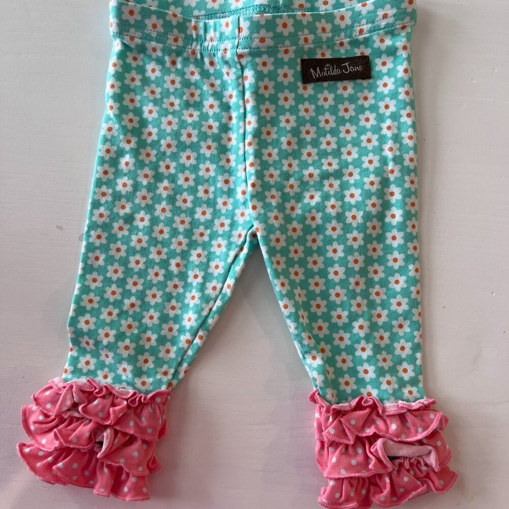 Matilda Jane ruffle leggings in Size 3–6 months, in Like New condition.